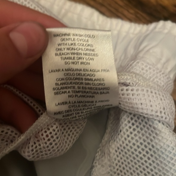 Big Chill boys, swim trunks with shark design and inner lining, size boys large - Picture 6 of 6